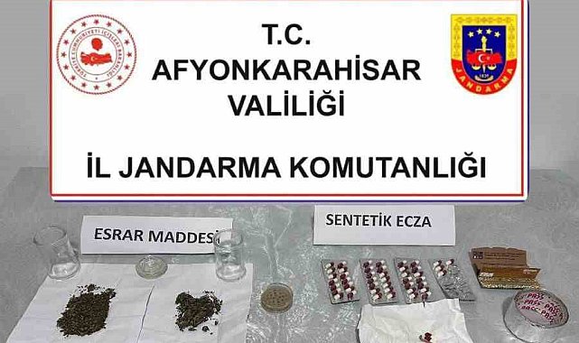 Jandarma uyuşturucu ile yakalanan 4 şüpheliyi gözaltına aldı
