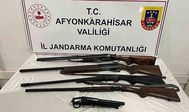 Jandarmadan ruhsatsız silah baskını