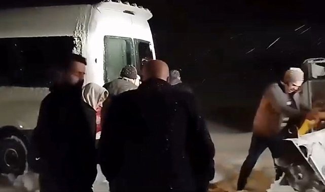 Kahramanmaraş'ta karda mahsur kalan 10 öğretmen kurtarıldı