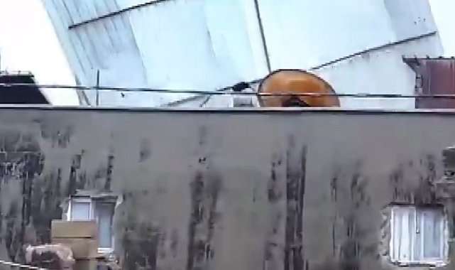 Kahramanmaraş'ta rüzgâr çatıları uçurdu