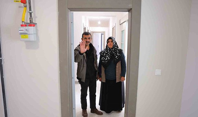 Kahramanmaraşlı depremzede: "Hayalimizdeki bir ev, böyle bir ev alamazdık"