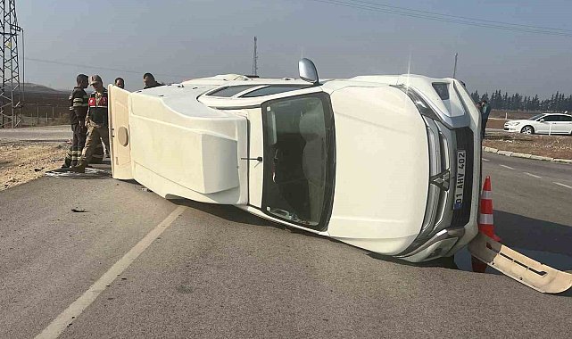 Kamyonetle, otomobilin çarpıştığı kazada: 3 kişi yaralandı
