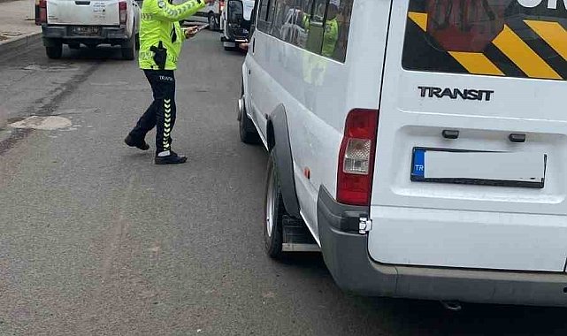Kars&#039;ta okul servisleri trafik denetlendi