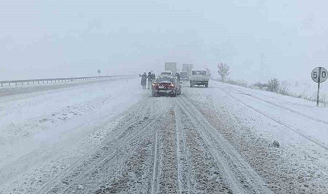 Kayseri-Malatya karayolu kardan ulaşıma kapandı