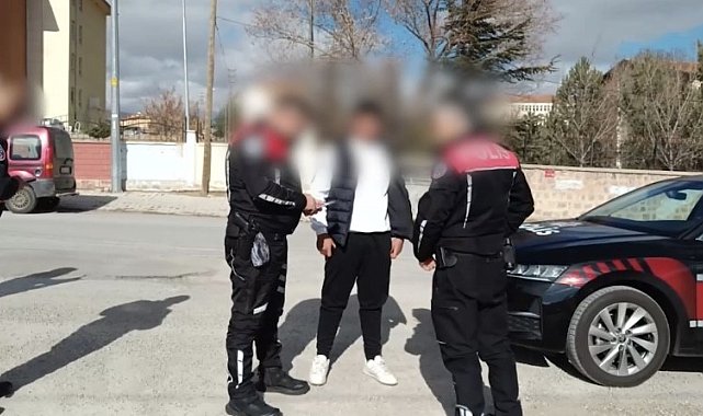 Kayseri&#039;de kaçakçılara yönelik &quot;huzur&quot; operasyonu: 79 bin makaron ele geçirildi