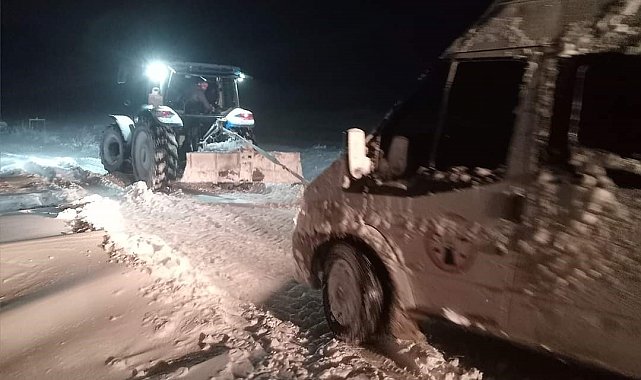 Kayseri'de tipide yollarda mahsur kalan bin 200 kişi kurtarıldı