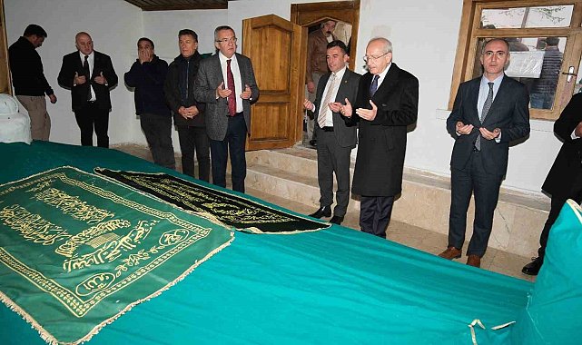 Kılıçdaroğlu&#039;ndan Sivrihisar Belediye Başkanı Dökmeci&#039;ye taziye ziyareti