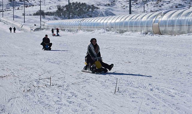 Kış sporlarının yıldızı sezonu açtı