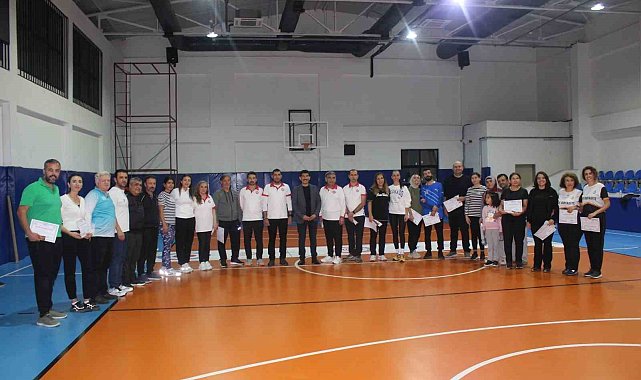 Köyceğiz'de öğretmenler Floorcurling turnuvasında yarıştı