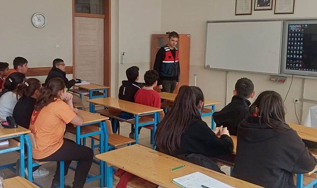 Kulu'da jandarmadan öğrencilere siber güvenlik eğitimi