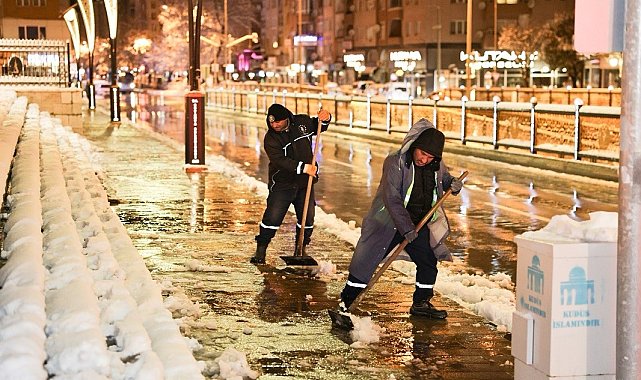 Kütahya Belediyesi'nden karla mücadele seferberliği