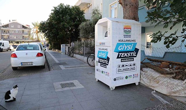 Marmaris'te giysi kumbaraları yenileniyor