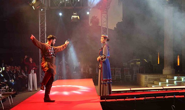 Mersin'de 'Bolkarlar'dan Toroslar'a Desenlerin Sırrı' temalı defile düzenlendi