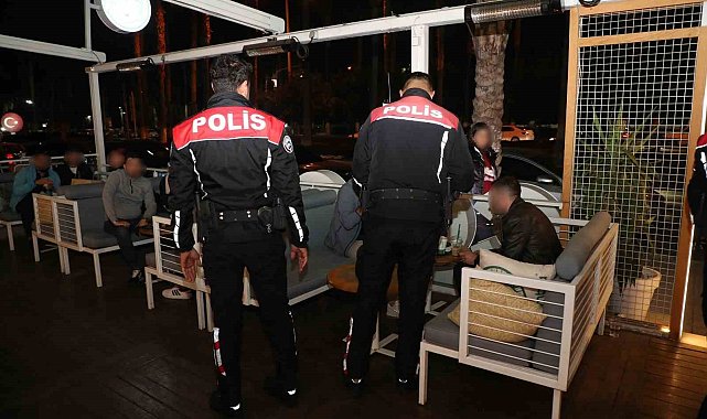 Mersin&#039;de umuma açık iş yerleri denetlendi