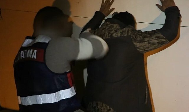 Mersin'de uyuşturucu tacirlerine operasyon: 4 gözaltı