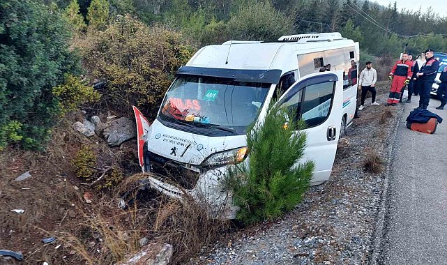 Minibüs şarampole girdi: 8 yaralı