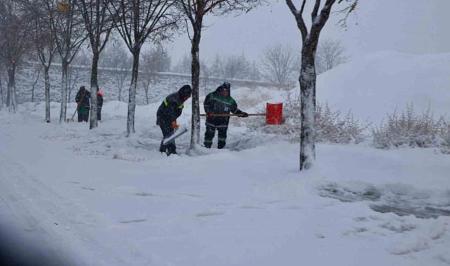 Nevşehir'de kar mesaisi başladı