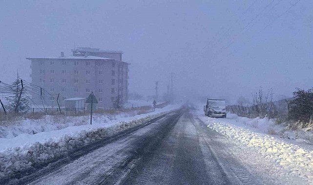 Nevşehir'de karla mücadele sürüyor