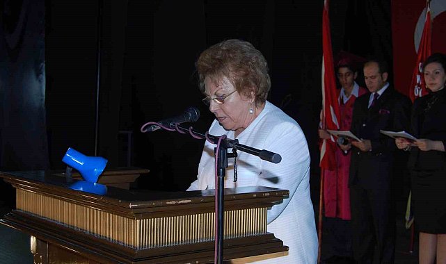 Nüket Ersoy'dan öğretmenlere anlamlı mesaj