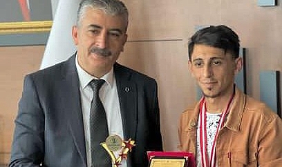 Ödüllü Saç Kesim Uzmanı Timur Çinkılıç Yeni Mekânında Hizmete Açıldı
