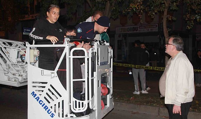 Ordu'da 5 katlı binanın deposunda yangın: 14 kişi tahliye edildi, 1 kişi dumandan etkilendi