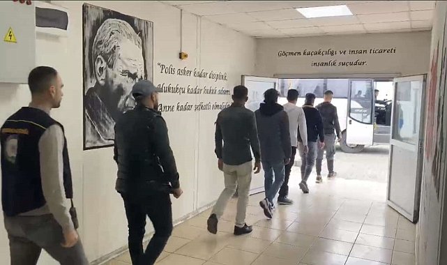 Osmaniye'de durdurulan otobüste 6 kaçak göçmen yakalandı