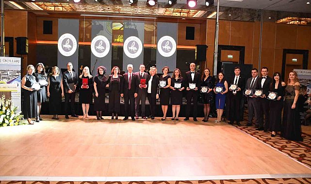 Özel Arı Okulları'ndan Öğretmenler Günü'ne coşkulu kutlama