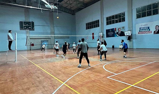 Patnos&#039;ta 24 Kasım Öğretmenler Günü kapsamında Voleybol Turnuvası düzenlendi