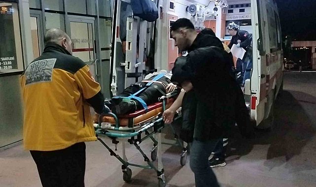 Polis çiftin bulunduğu otomobil önce traktörle, ardından savrularak kamyonetle çarpıştı