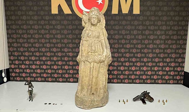 Polis tarafından ele geçirilen 4 başlı Hekate heykeli koruma altına alındı
