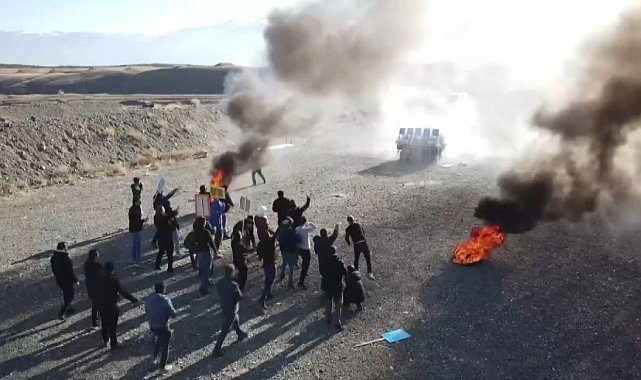 Polislerin tatbikatı gerçeği aratmadı