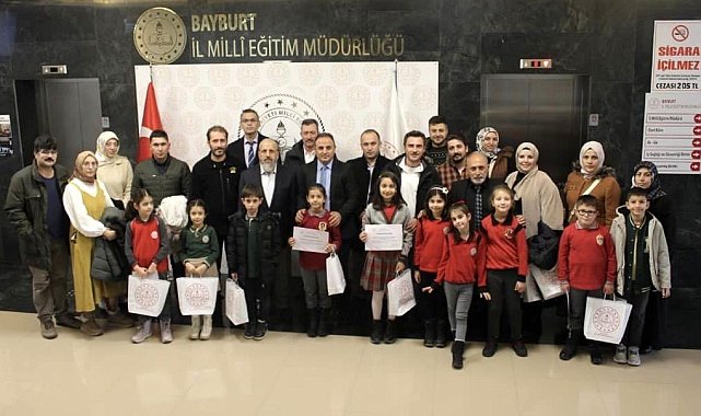 "Minik Eller Tasarlıyor" yarışmasında Ekim ayı teması: Oyun parkımı tasarlıyorum