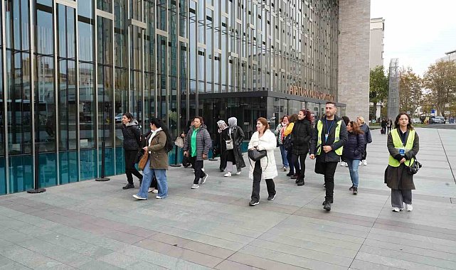 "Rotamız sanat" turuyla Beylikdüzü'nden Taksim'e kültür yolculuğu