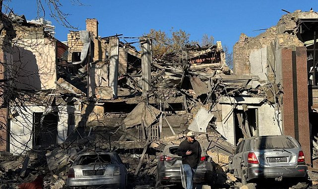 Rusya, Ukrayna'da enerji altyapısına ve sanayi tesislerine saldırdı