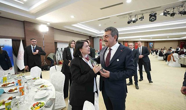 Sadife öğretmen Eskişehir adına başkentte fidan dikti