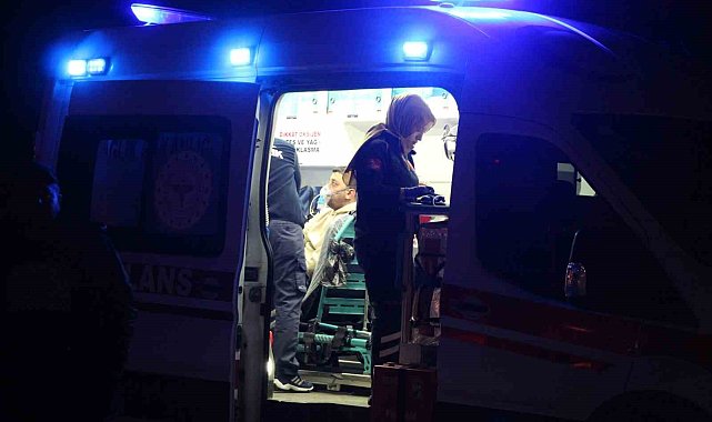Sakarya'da geri dönüşüm tesisinde yangın: 8 işçi dumandan etkilendi