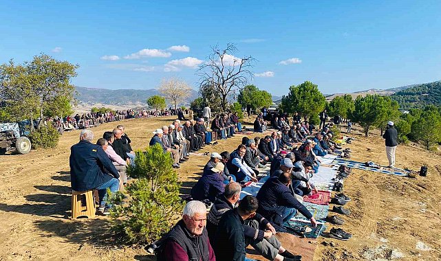 Sarıgöllüler yağmur duasına çıktı
