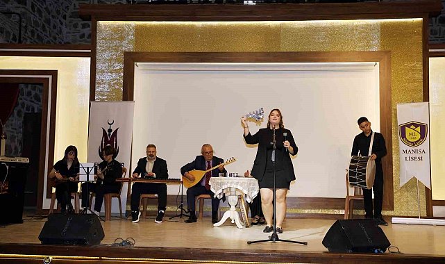 Şehzadeler'de melodilerle taçlanan Öğretmenler Günü programı