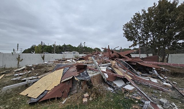 Silivri'de kaçak 5 yapının yıkımı yapıldı