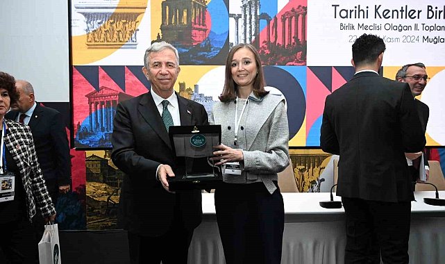 Tarihi Kentler Birliği'nden Şehzadeler Belediyesi'ne başarı ödülü