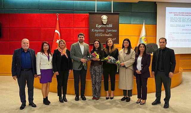 Tarsus'ta kadına şiddete karşı farkındalık sergisi