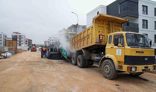 Tepebaşı'nda üstyapı çalışmaları sürüyor