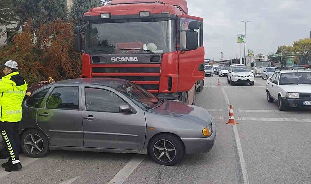 Tır ile otomobil çarpıştı: 2 yaralı