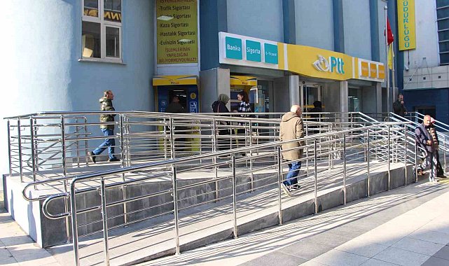 Trabzon&#039;da PTT&#039;den engellilere labirent gibi yol