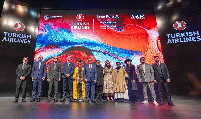 Türk Hava Yolları'nın Refik Anadol ile hazırladığı "Inner Portrait" eserinin Türkiye lansmanı AKM'de gerçekleşti