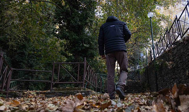 Türkiye'nin bir çok noktasında kar, İzmir'de sonbahar keyfi
