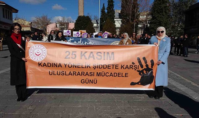 Uşak'ta kadına yönelik şiddete karşı farkındalık etkinliği düzenlendi