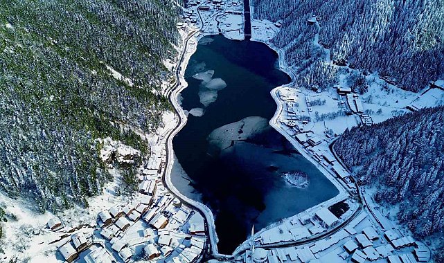 Uzungöl'de kartpostallık kış manzarası