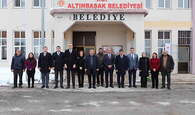 Vali Aydoğdu, Altınbaşak Belediyesini ziyaret etti