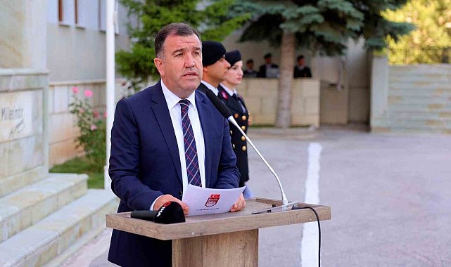 Vali Eldivan: "Öğretmenlik, gücünü sevgiden alan, dünyanın en kutsal ve en saygın mesleğidir"